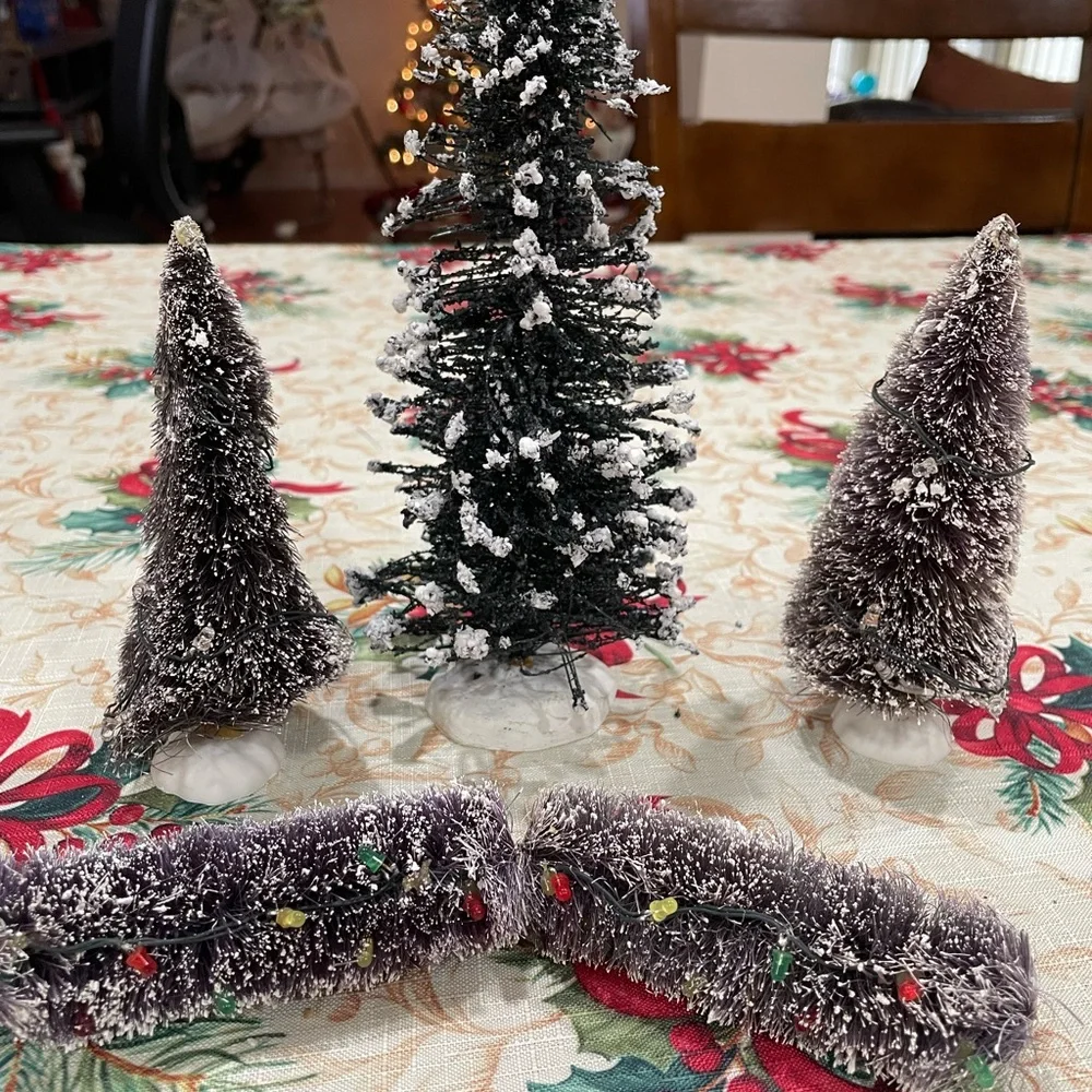 Vintage Christmas garland & accessories